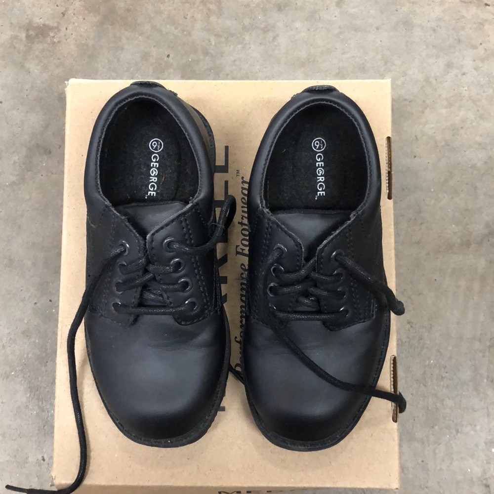 Boys shoes
